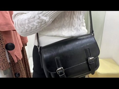 ❤️ Фитинг бөлмөсүндө жаш канчык FeralBerryди дилдо менен коомдук мастурбациялоо ❤️ Русский порно боюнча бизде ❌️